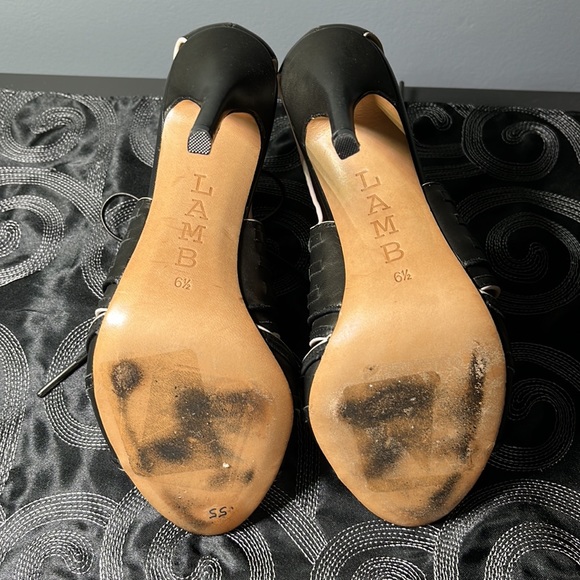 L.A.M.B. Halifax Dress Pump - Picture 6 of 6